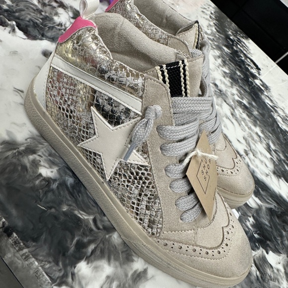 ShuShop Metallic Silver and White Star Sneakers - Picture 1 of 5